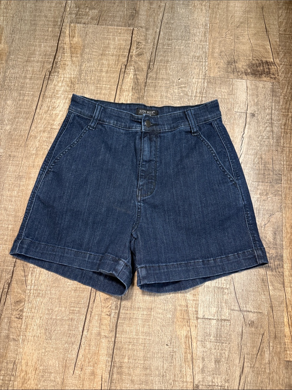 Judy Blue Indigo High-Rise Denim Shorts Size medium